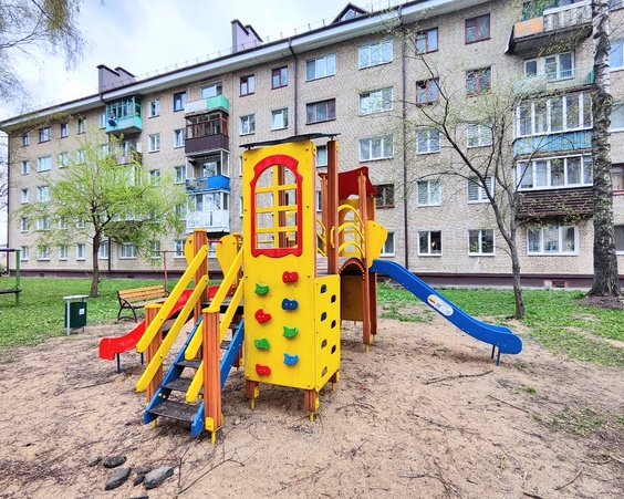 Четырехкомнатная квартира г.Слуцк, ул. Парижской Коммуны, д. 4